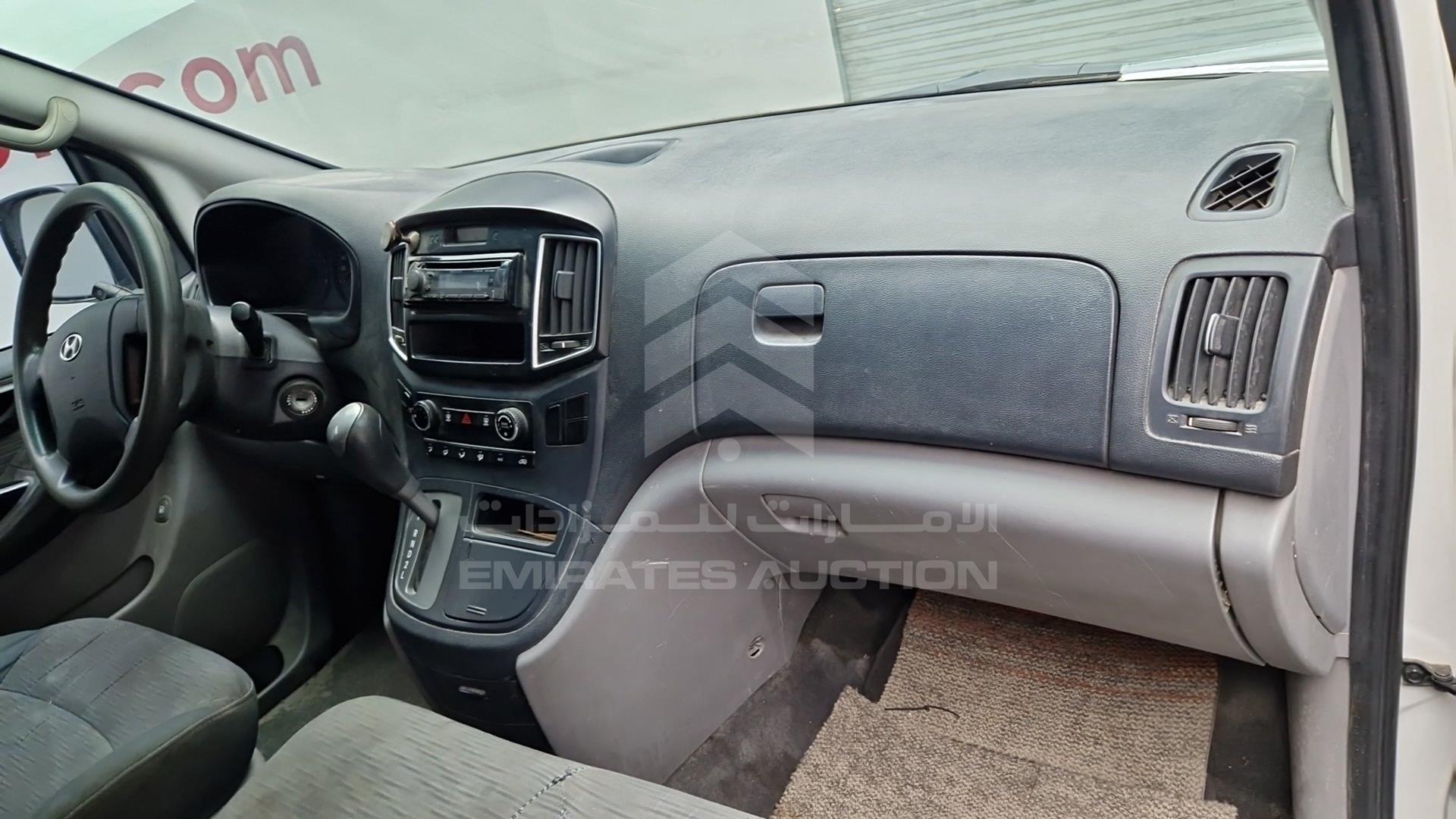 2016 HYUNDAI H1 VIN: KMJWA37RXGU775139