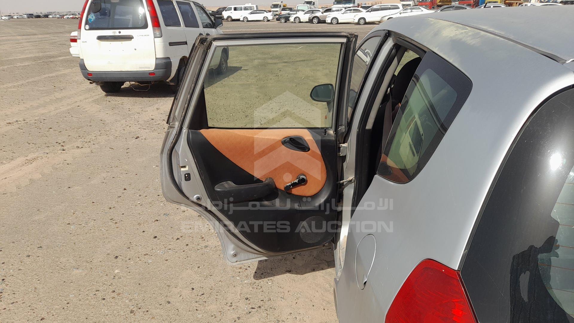 2004 HONDA JAZZ VIN: JHMGD18674S400163