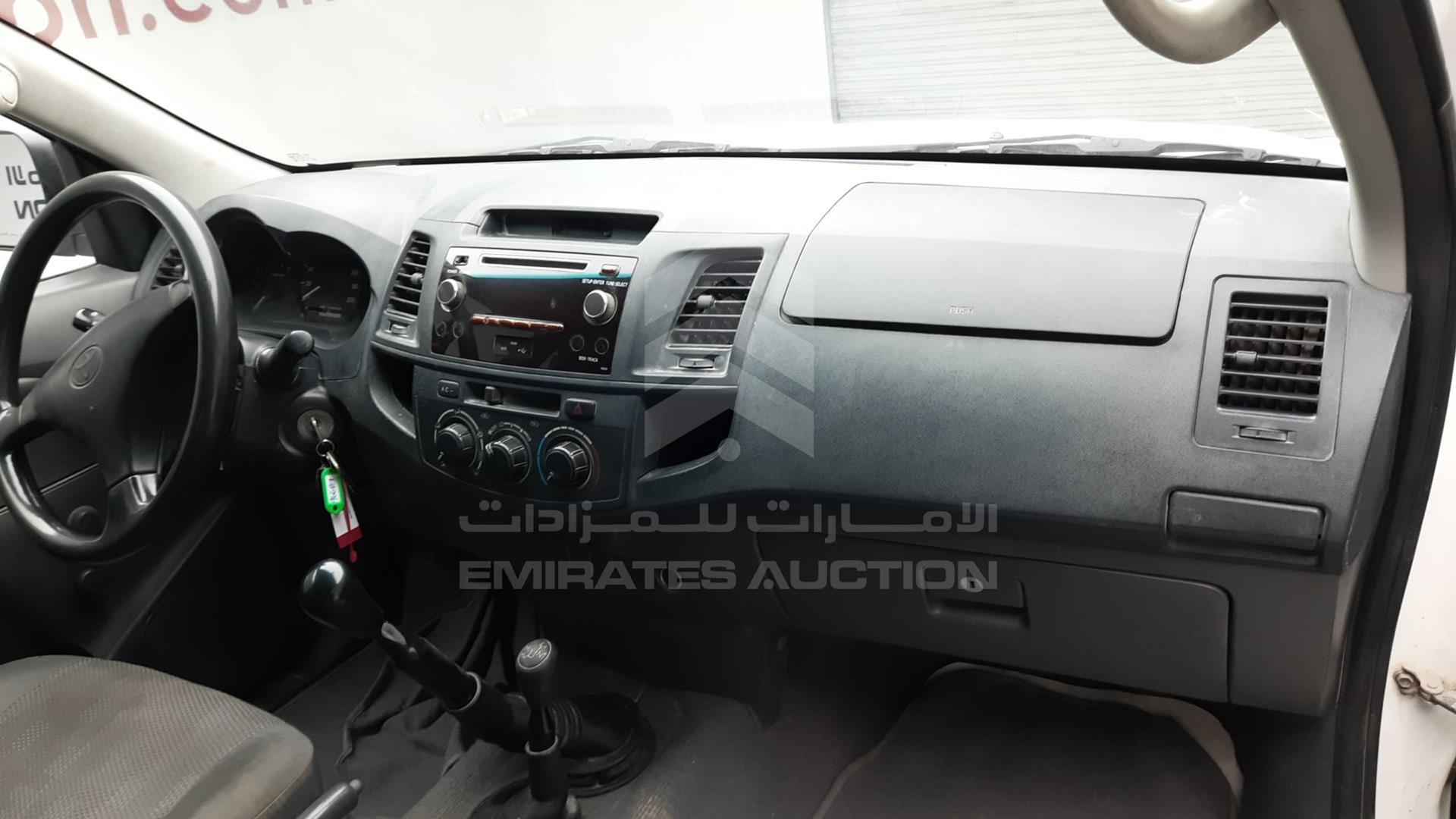 2014 TOYOTA HILUX VIN: MR0FX22G3E1392356