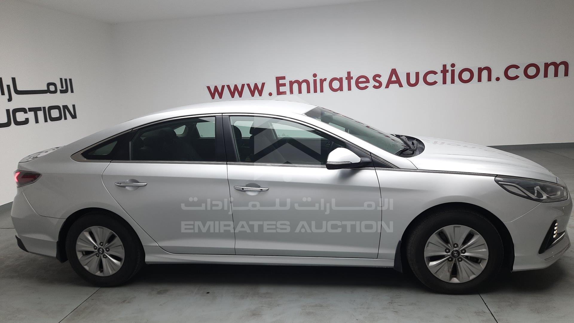 2019 HYUNDAI SONATA VIN: KMHE24130KA093014