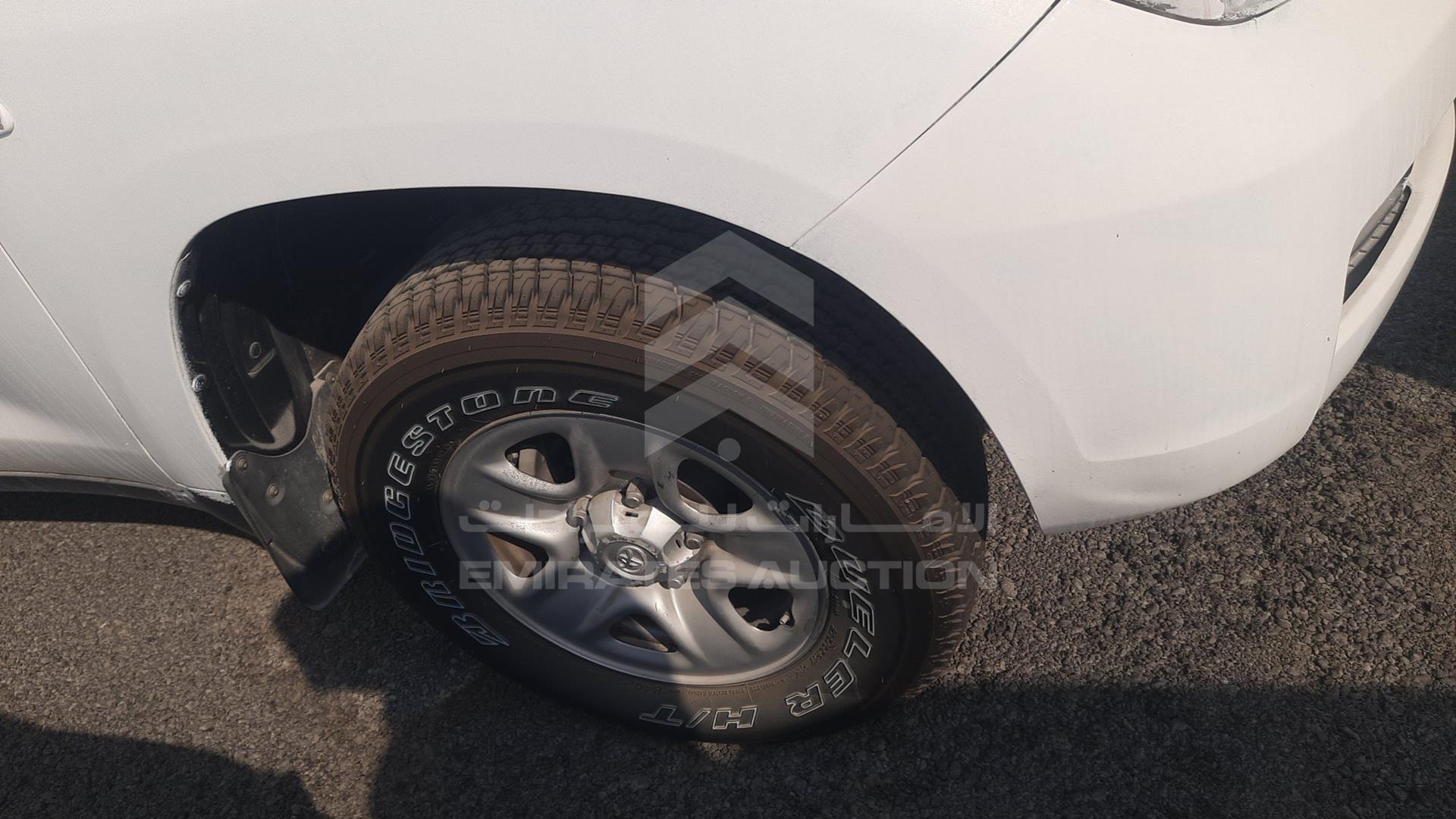 2011 TOYOTA LAND CRUISER VIN: JTMDU09J8B4043403