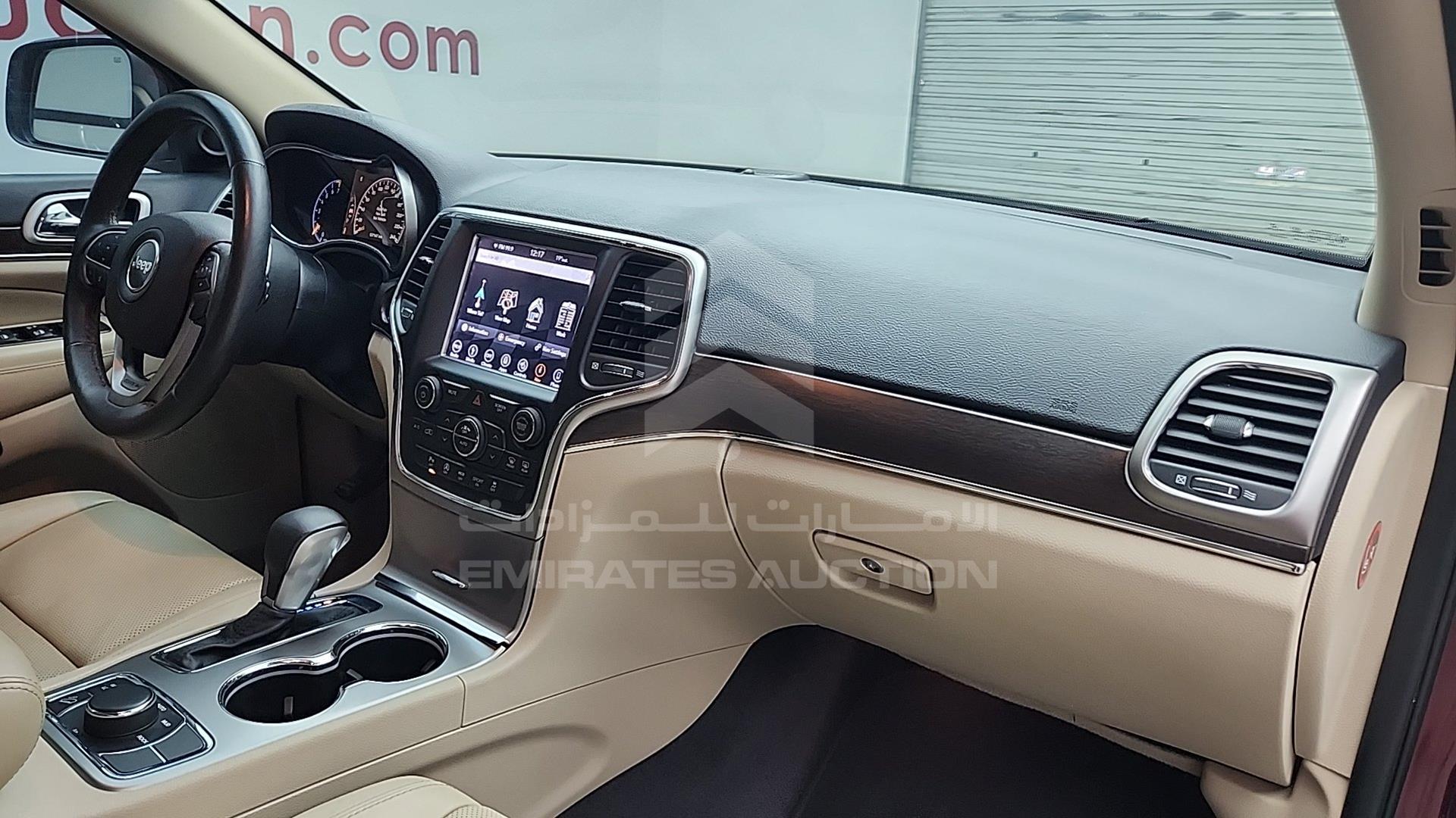 2018 JEEP GRAND CHEROKEE VIN: 1C4RJFBG3JC238071