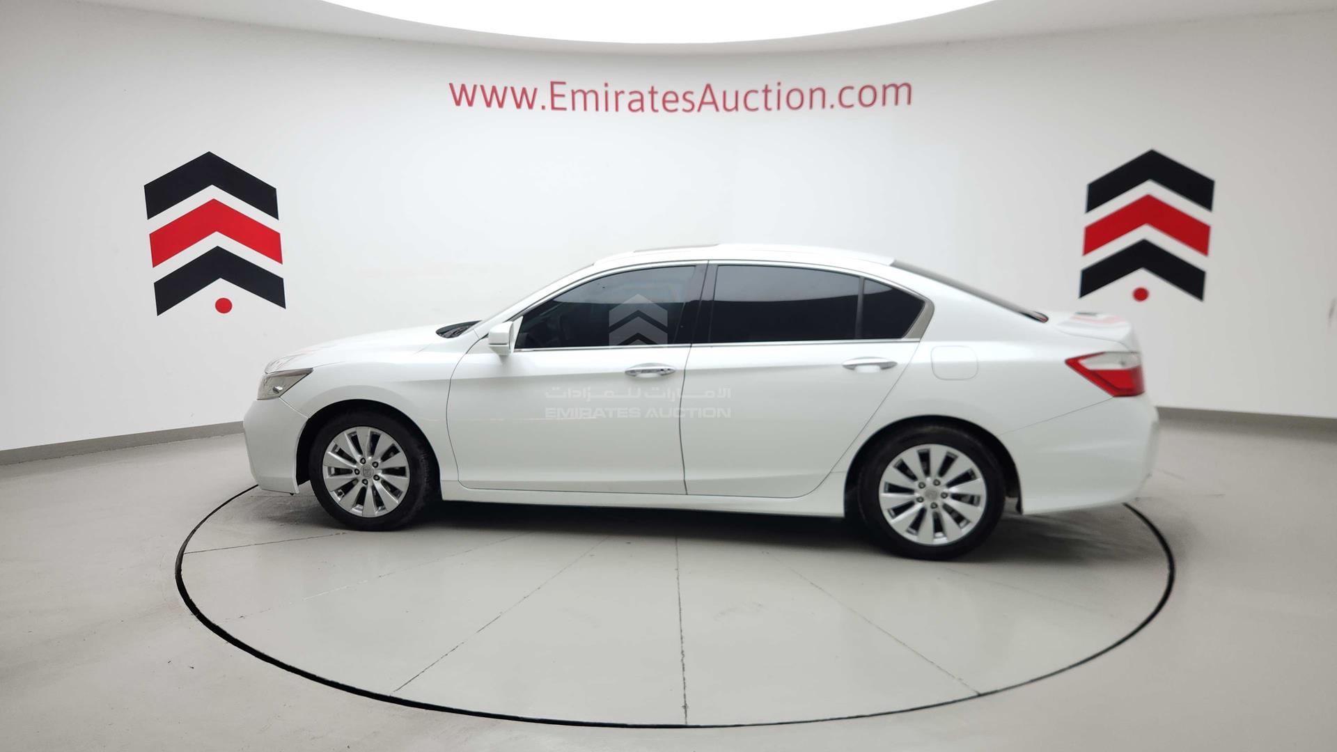 2016 HONDA ACCORD VIN: LUCCR3668G3400375