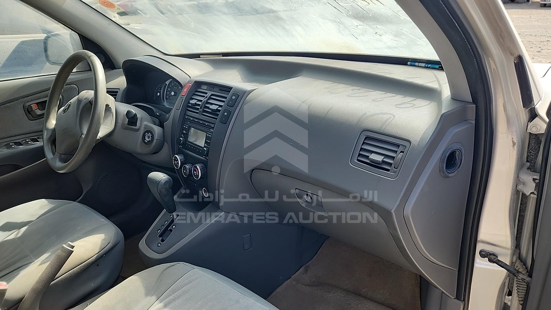 2008 HYUNDAI TUCSON VIN: KMHJM81B88U874779