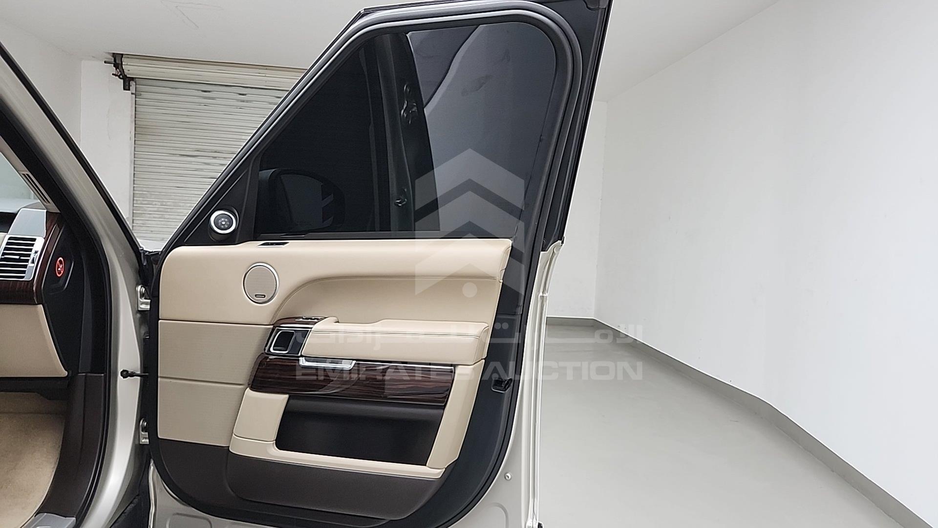 2014 RANGE ROVER VOGUE VIN: SALGS2EF1EA132650