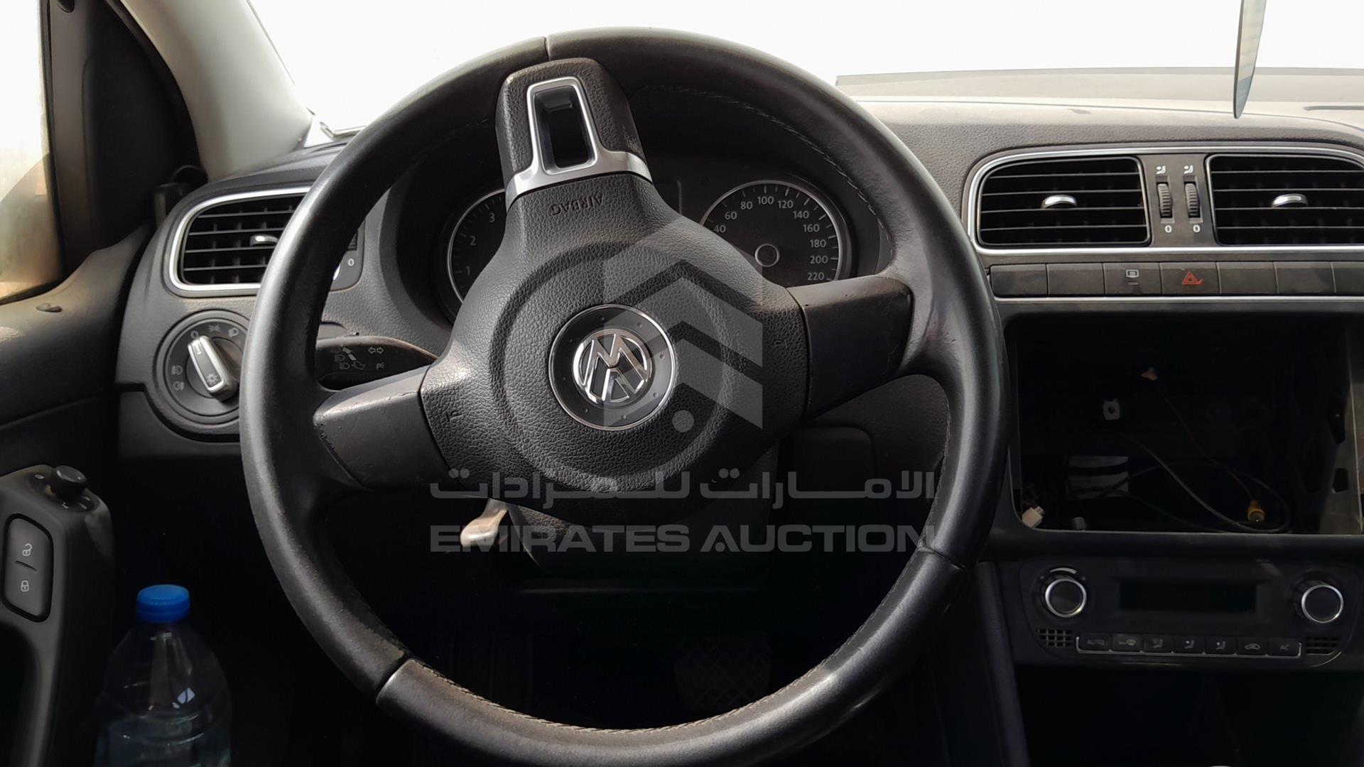 2014 VOLKSWAGEN POLO VIN: WVWBC2A72ET010056