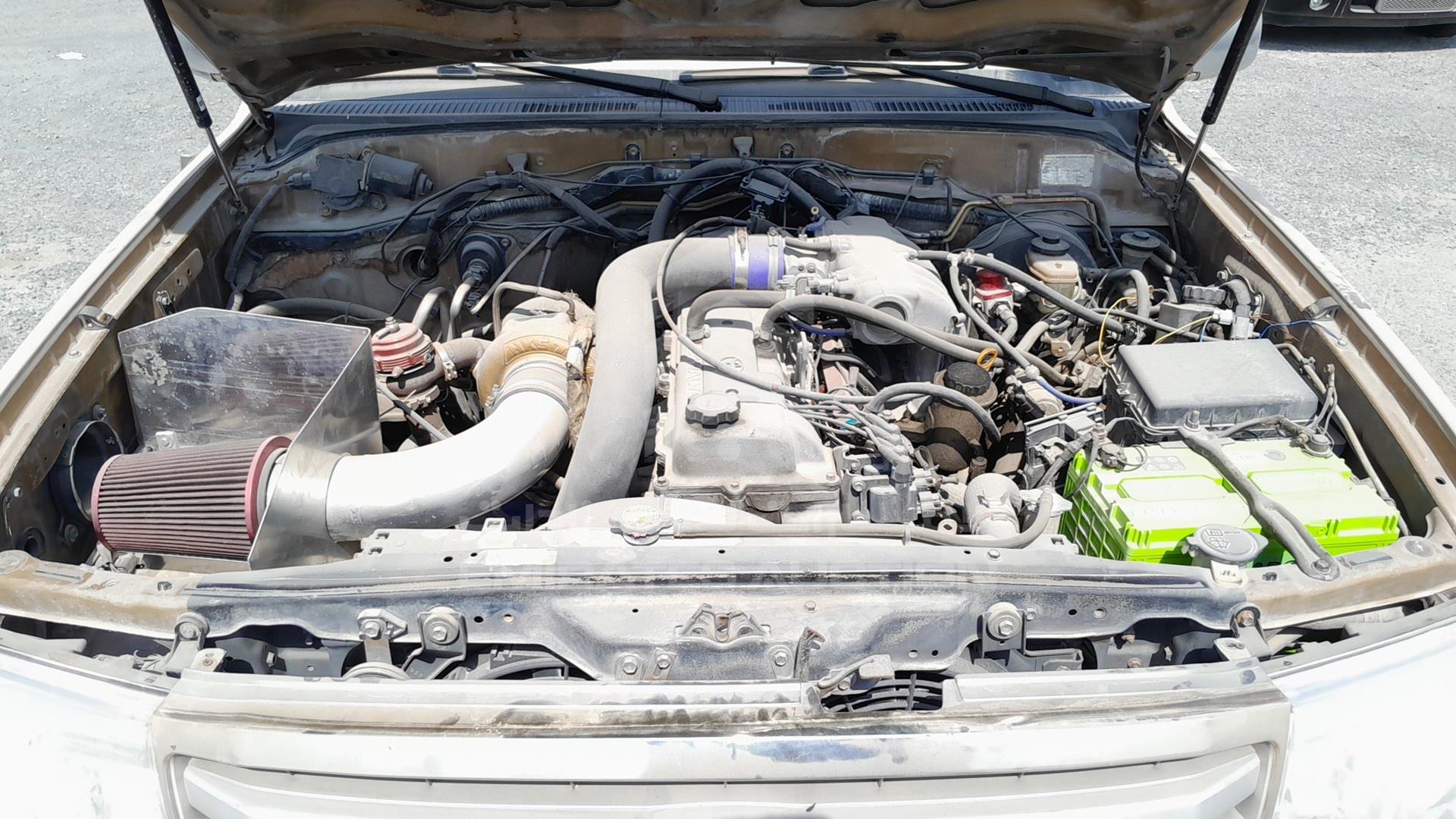 2004 TOYOTA LAND CRUISER VIN: JTEHJ09JX45090001