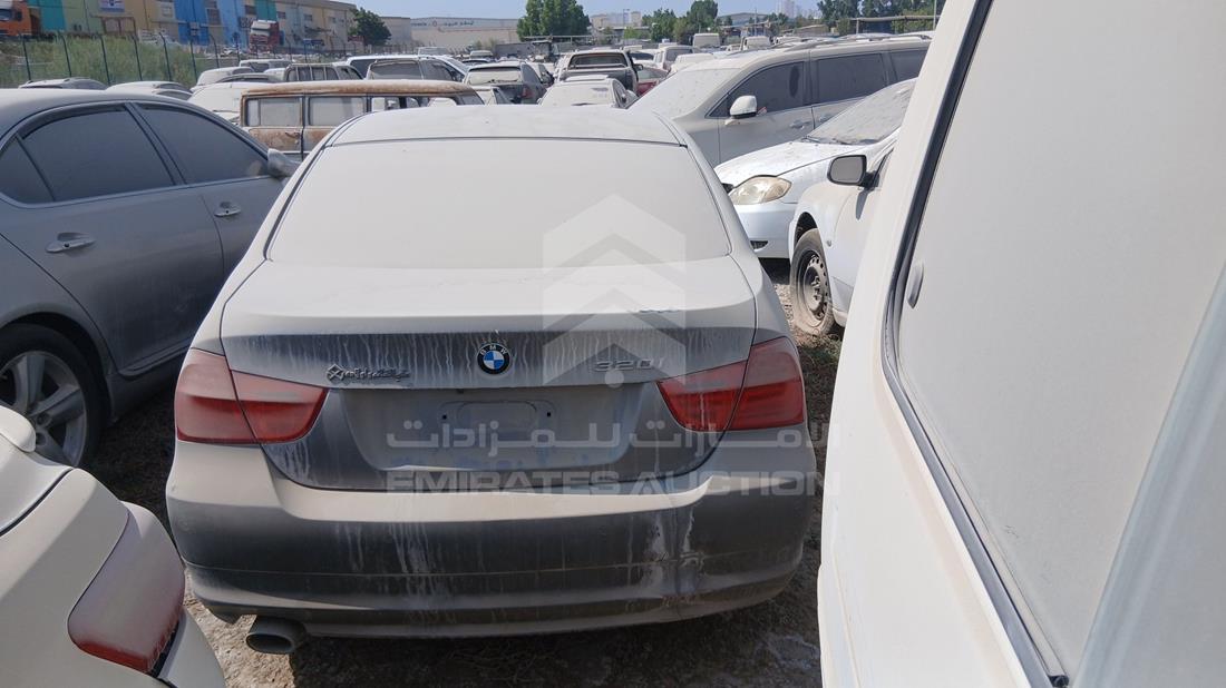 BMW 320I - Scrap without document — Rear Right Angle — Photo 7