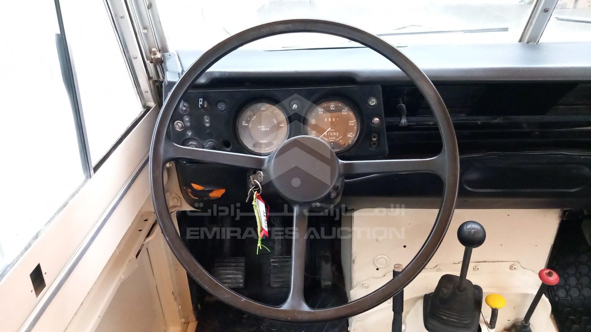 1982 LAND ROVER --- VIN: SALLBABH2AA128907