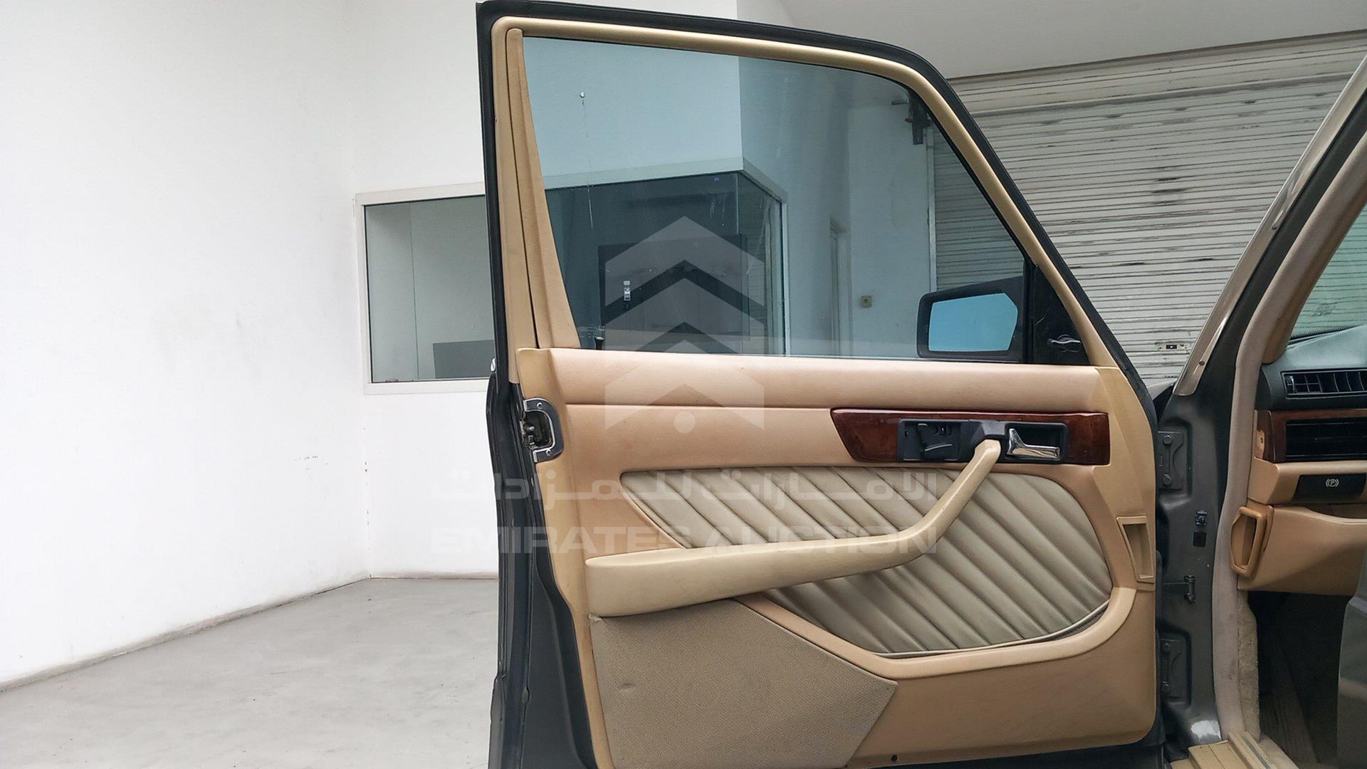 1990 MERCEDES SEL 560 VIN: WDBCA39E5LA531735