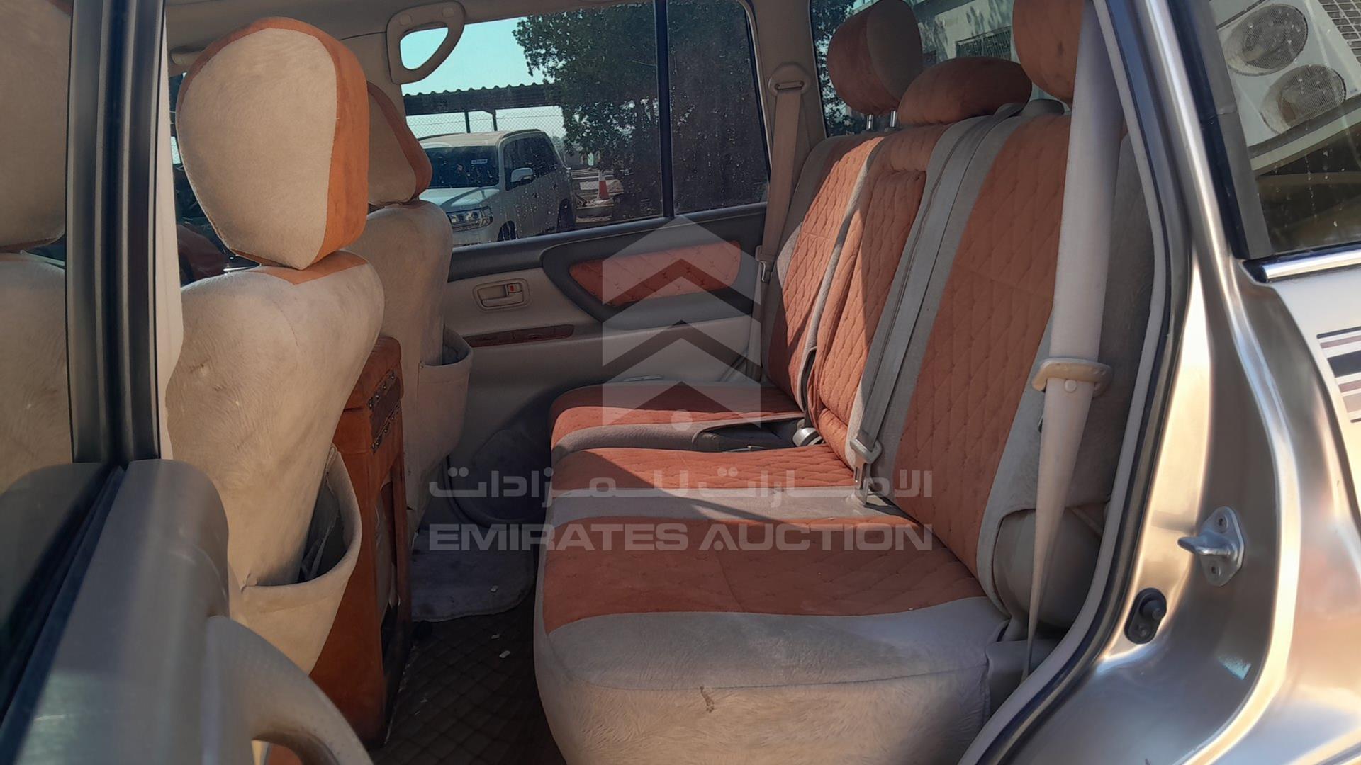 2005 TOYOTA LAND CRUISER VIN: JTEHT05J052076708