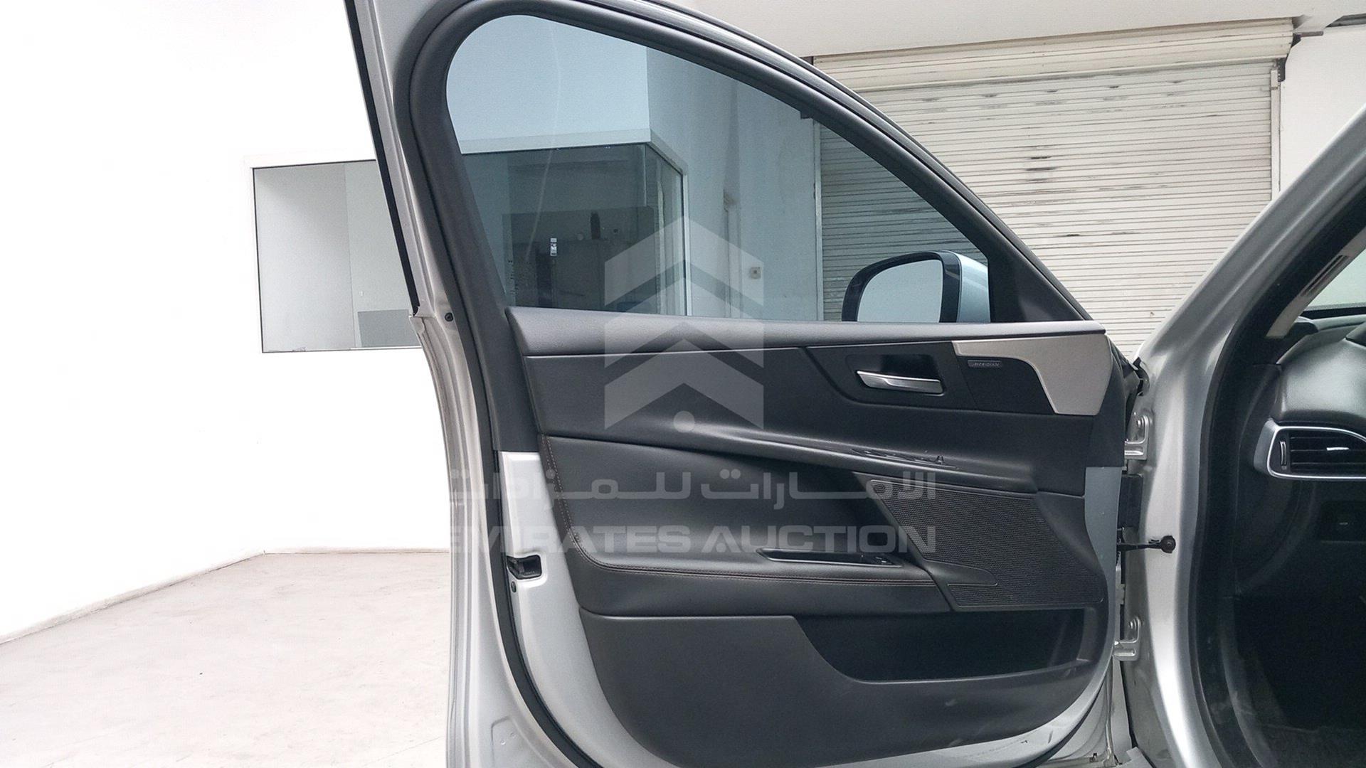 2017 JAGUAR XE VIN: SAJAB4BG6HA972158