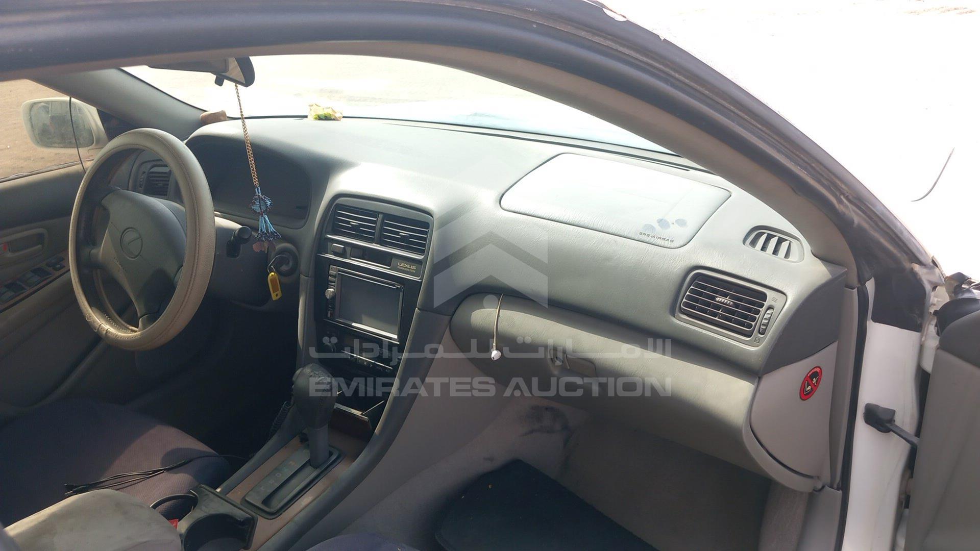 1999 LEXUS ES 300 VIN: JT8BF28G4X0162355