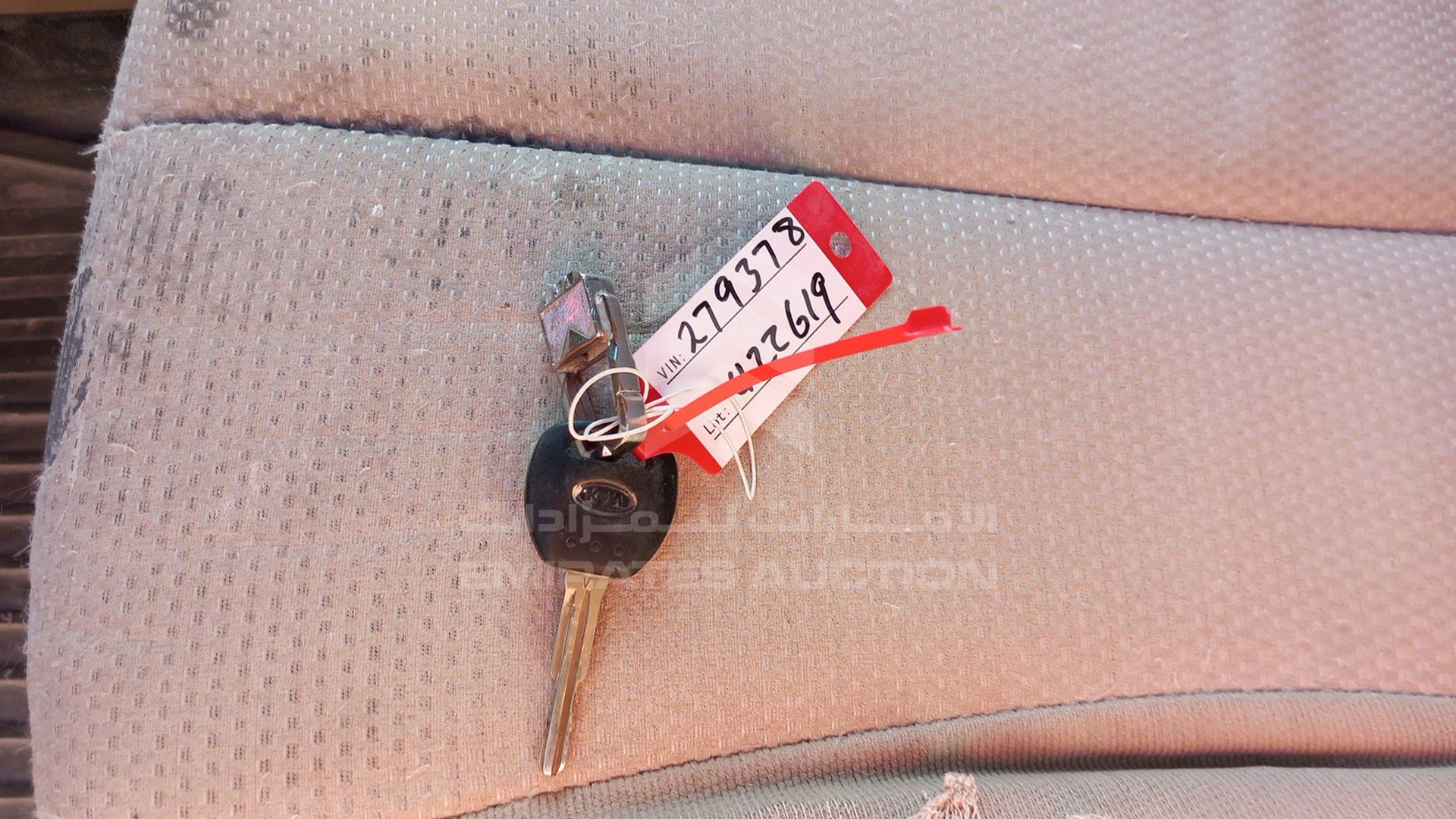 2009 KIA SEDONA VIN: KNDMB133396279378