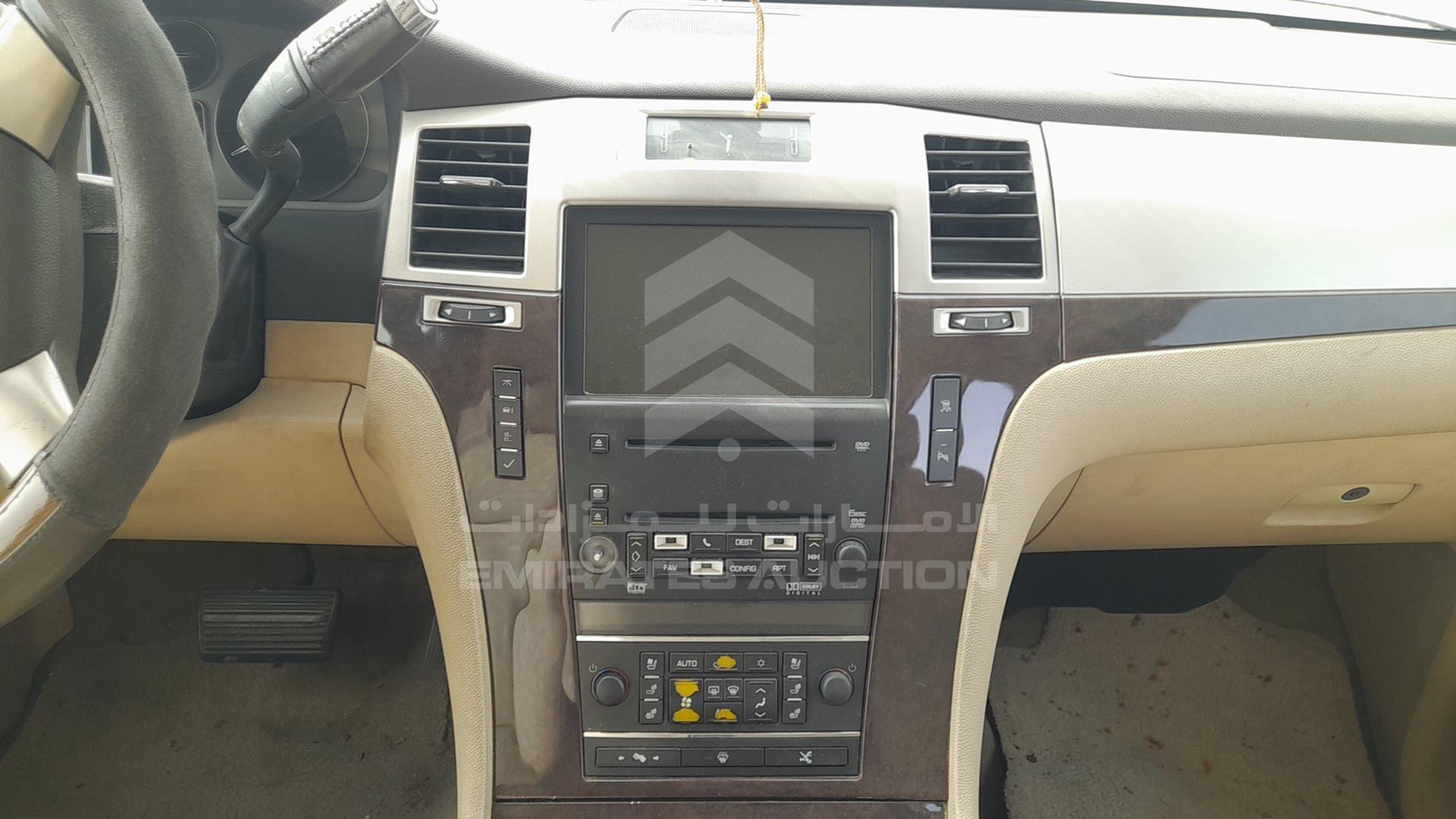 2008 CADILLAC ESCALADE VIN: 1GYFK63818R164058