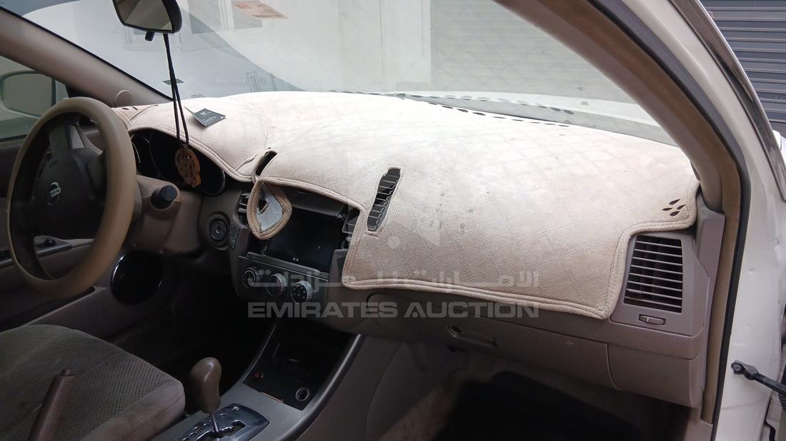 نيسان التيما 2005 — زاوية واجهة الراكب الأمامي الأيمن — صورة 23