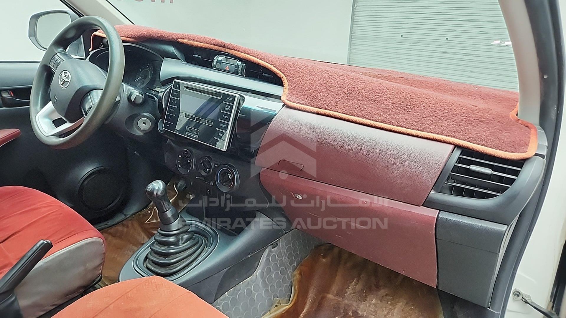 2017 TOYOTA HILUX VIN: MR0CX8CD6H0541749