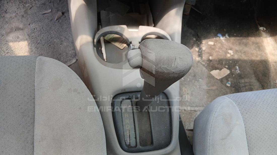 2001 Mazda 626 — Gear View — Photo 16