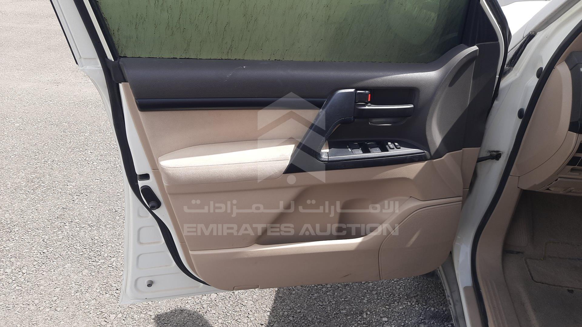 2013 TOYOTA LAND CRUISER VIN: JTMDU09J1D5066261