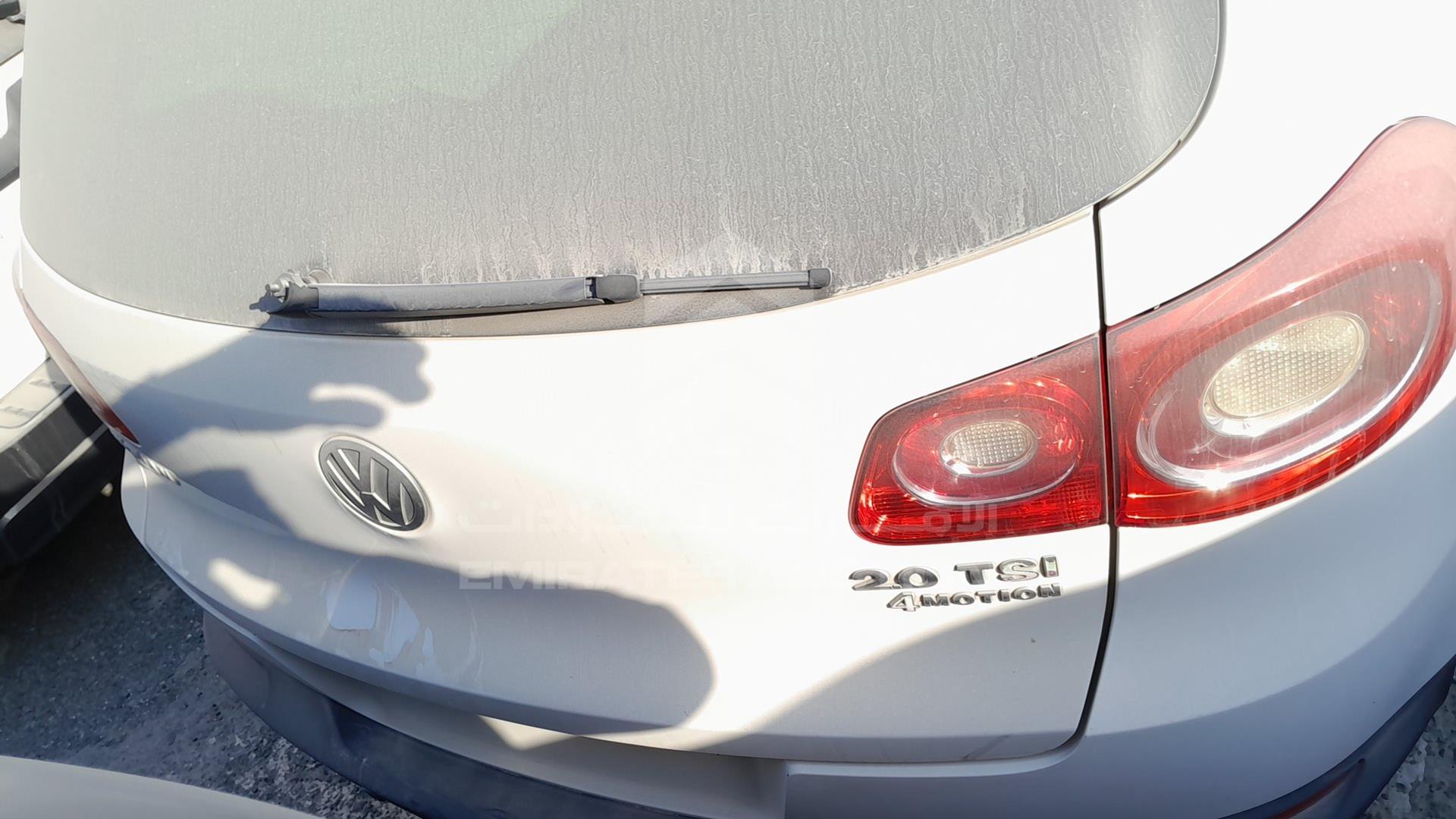 2011 VOLKSWAGEN TIGUAN VIN: WVGCE15N3BW008422