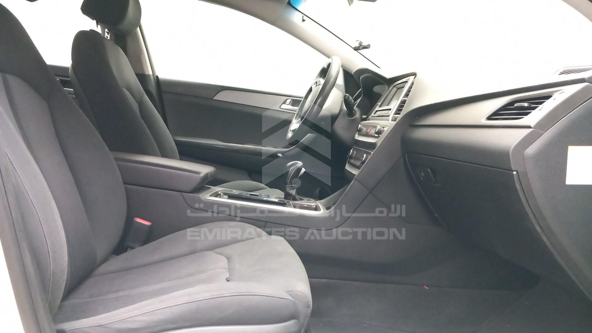 2019 HYUNDAI SONATA HYBRID VIN: KMHE24132KA093094