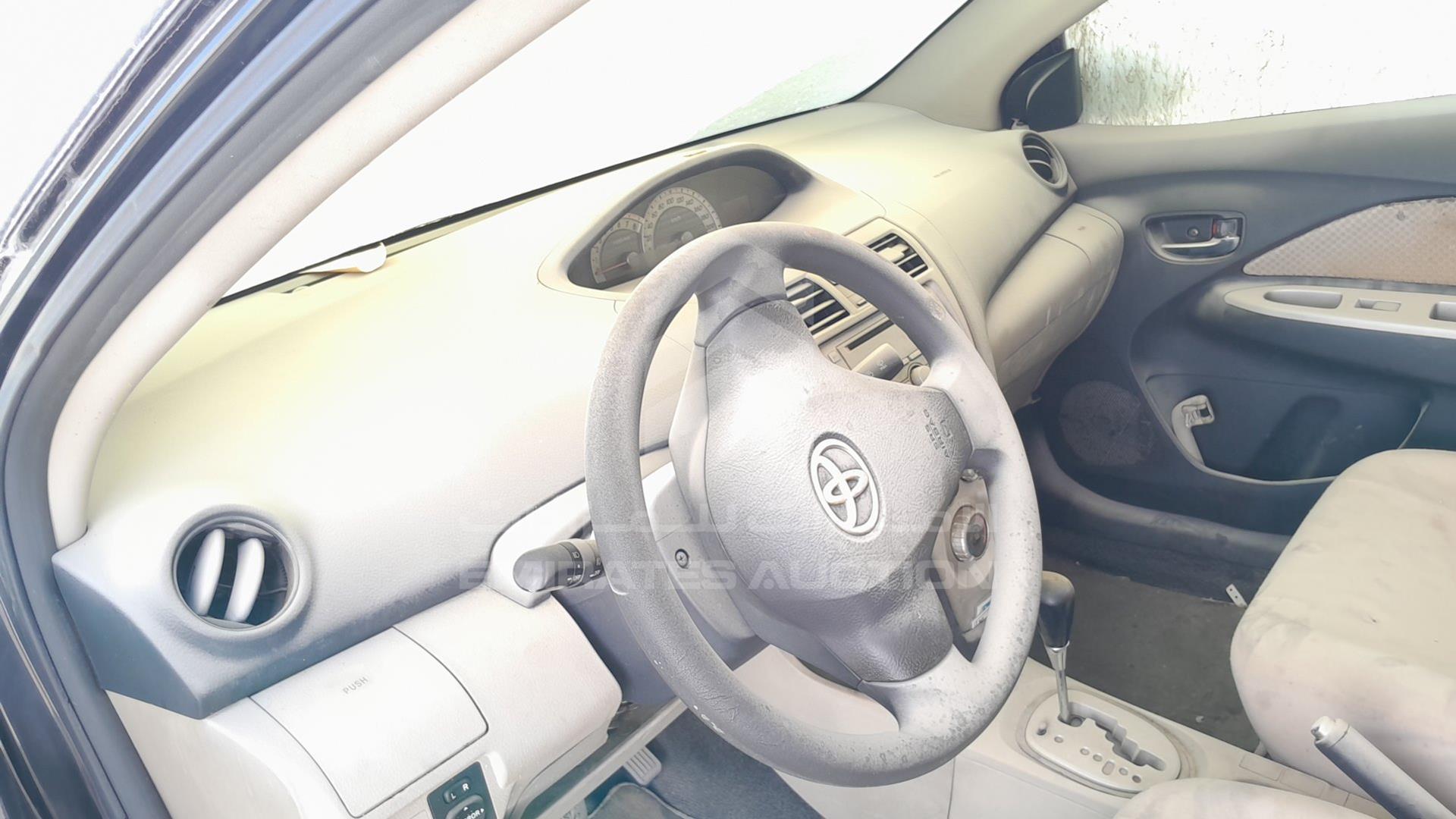 2008 TOYOTA YARIS VIN: JTDBW923184005781