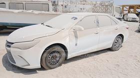 2016 Toyota Camry — Front Left Angle — Photo 4 — Thumbnail