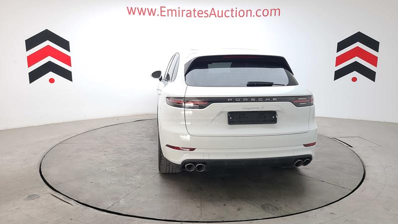 WP1AB2AYXKDA60232 2019 Porsche Cayenne S photo 5