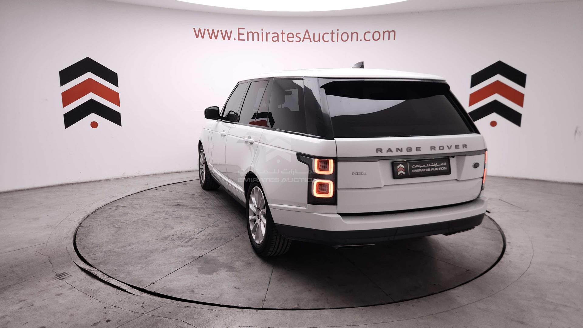 2018 RANGE ROVER HSE VIN: SALGA2BVXJA395227
