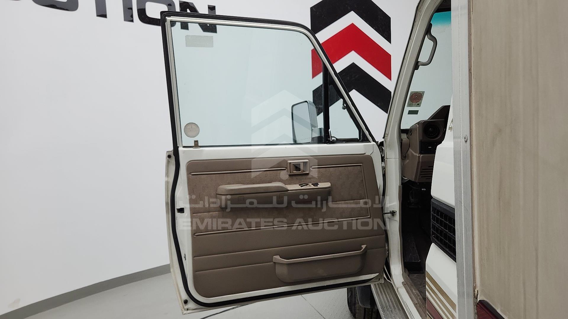2008 TOYOTA LAND CRUISER PICKUP VIN: JTFLJ73J986042559