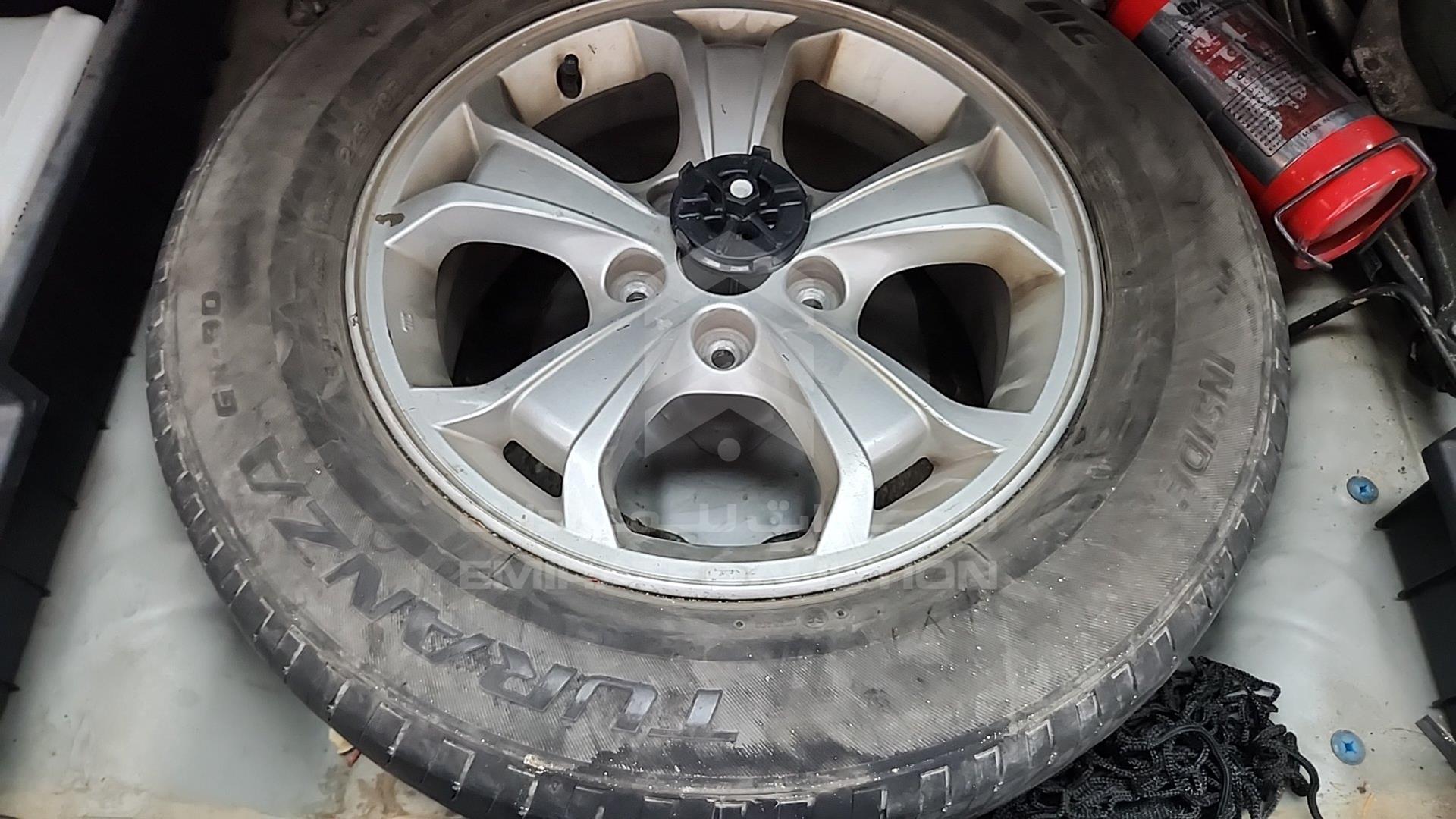 2009 HYUNDAI TUCSON VIN: KMHJM81B99U045432