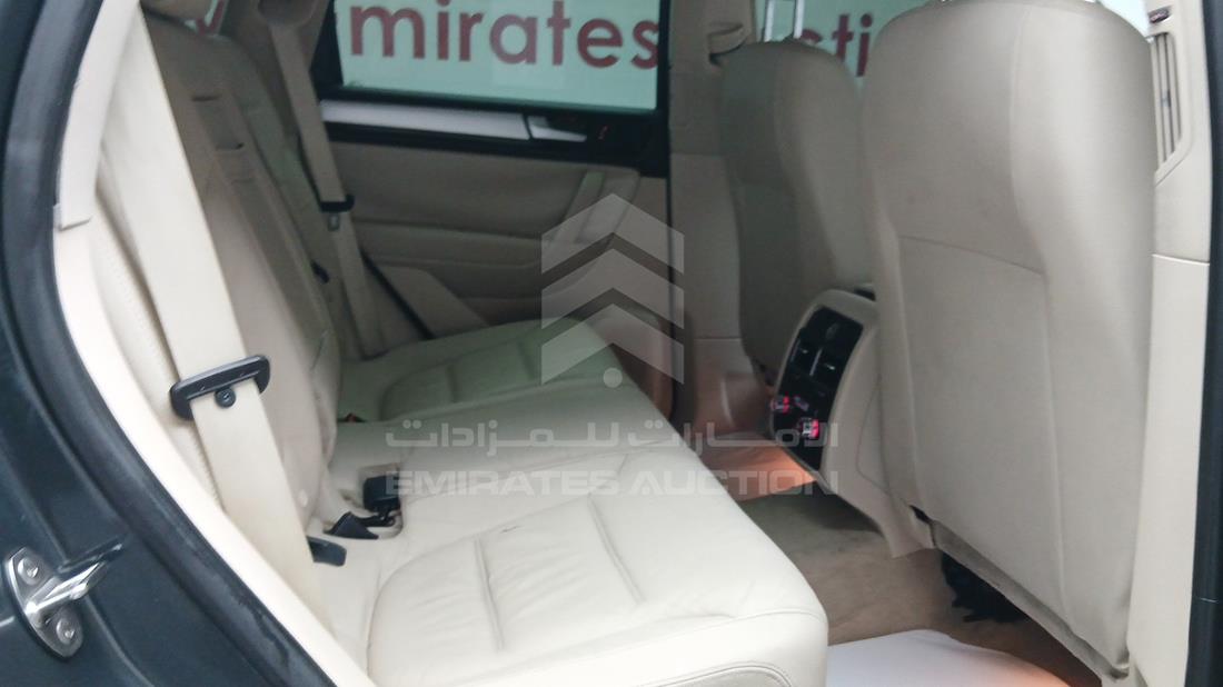 2014 Volkswagen Touareg — Rear Right Passenger View — Photo 25
