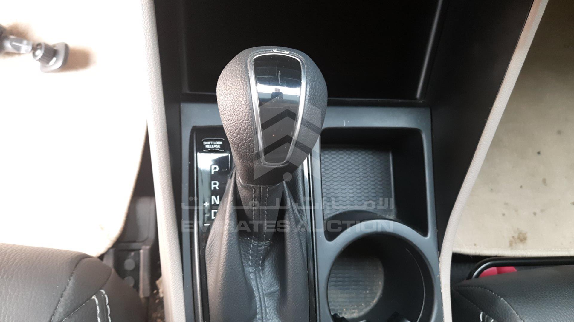 2019 HYUNDAI TUCSON VIN: KM8J33AL1KU963048