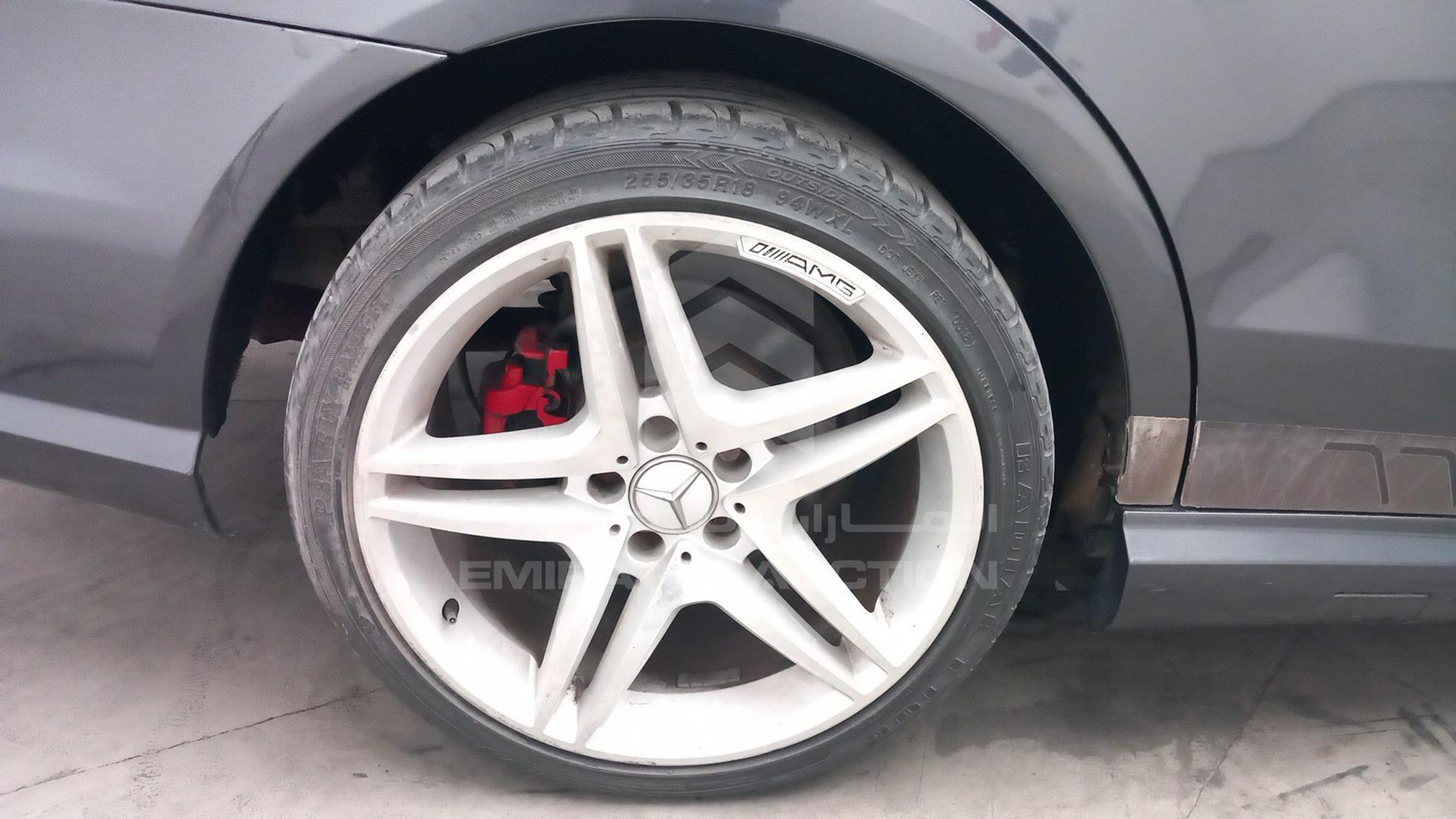 2010 MERCEDES E 200 VIN: WDDHF4JB6AA181485