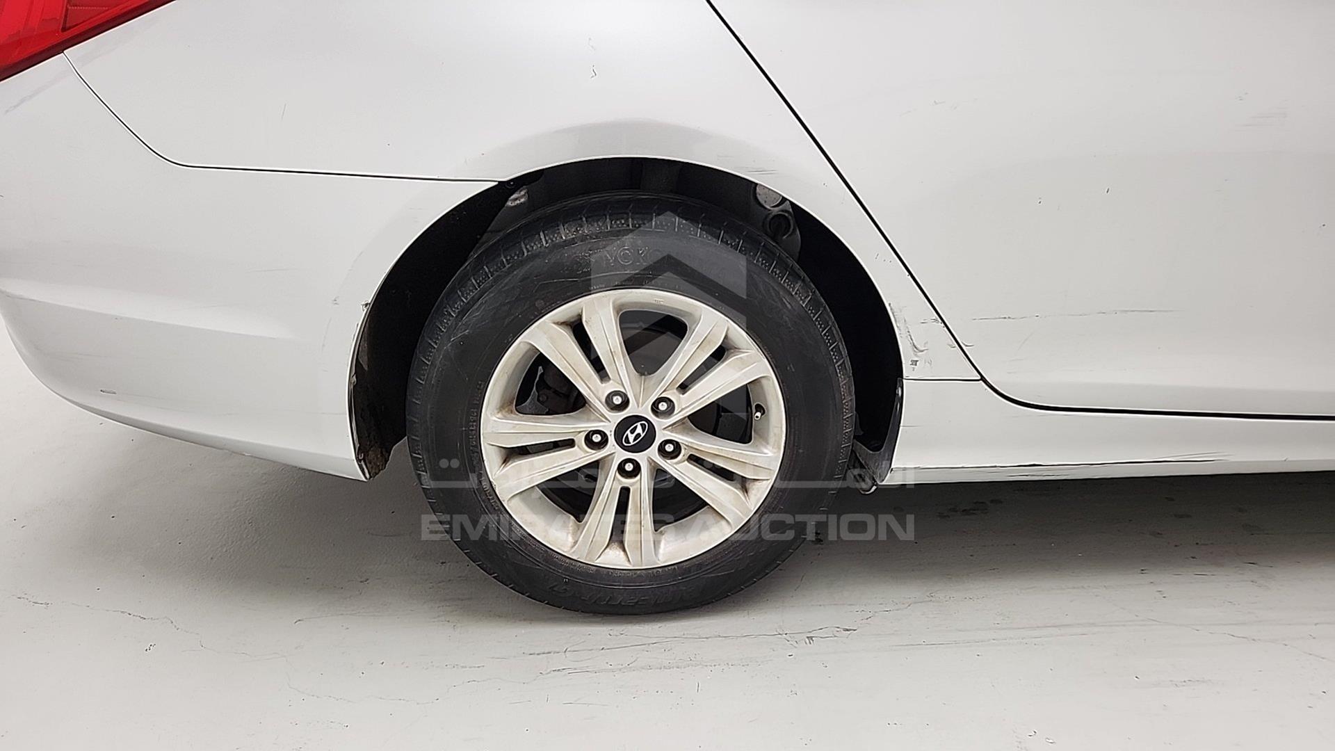 2012 HYUNDAI SONATA VIN: KMHEC41LBCA417898