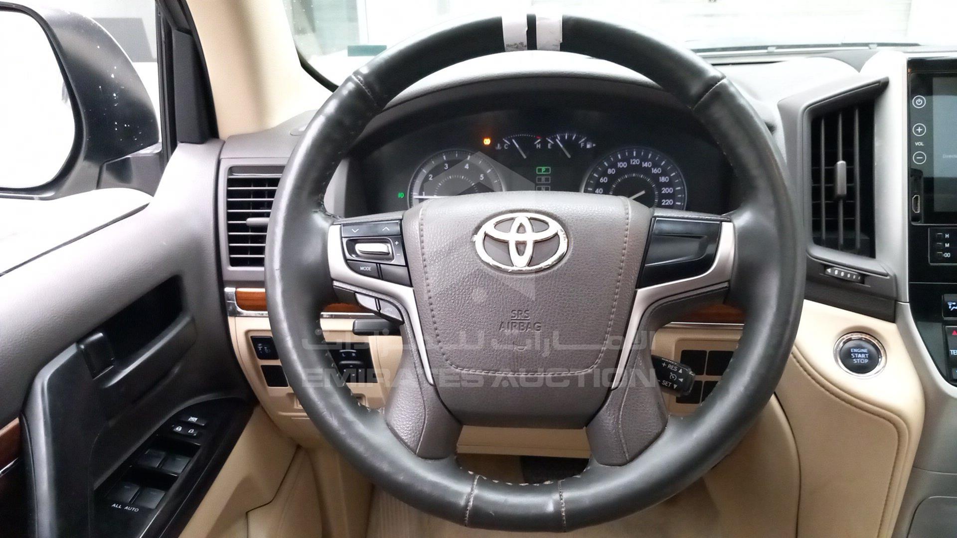 2017 TOYOTA LAND CRUISER VIN: JTMHU01JXH4137417