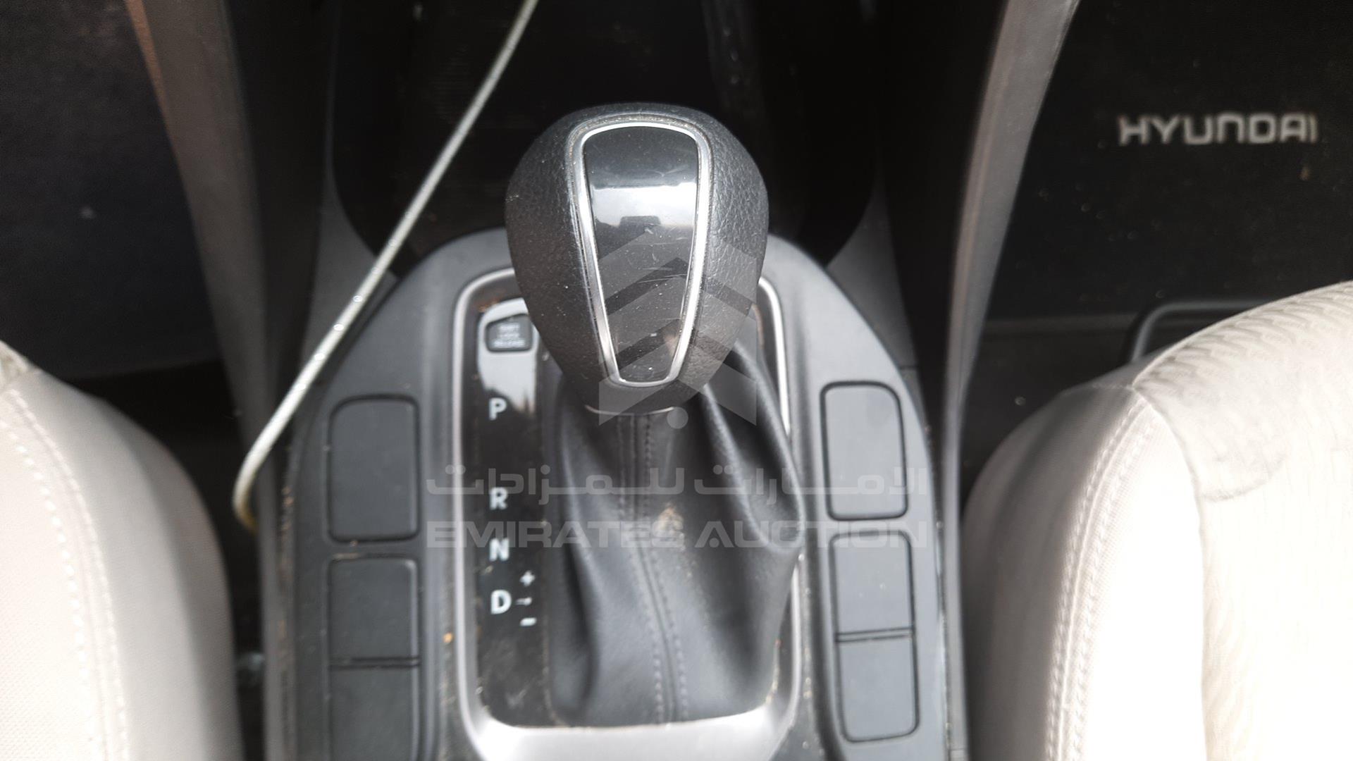 2015 HYUNDAI SANTA FE VIN: KMHSM81EXFU079194