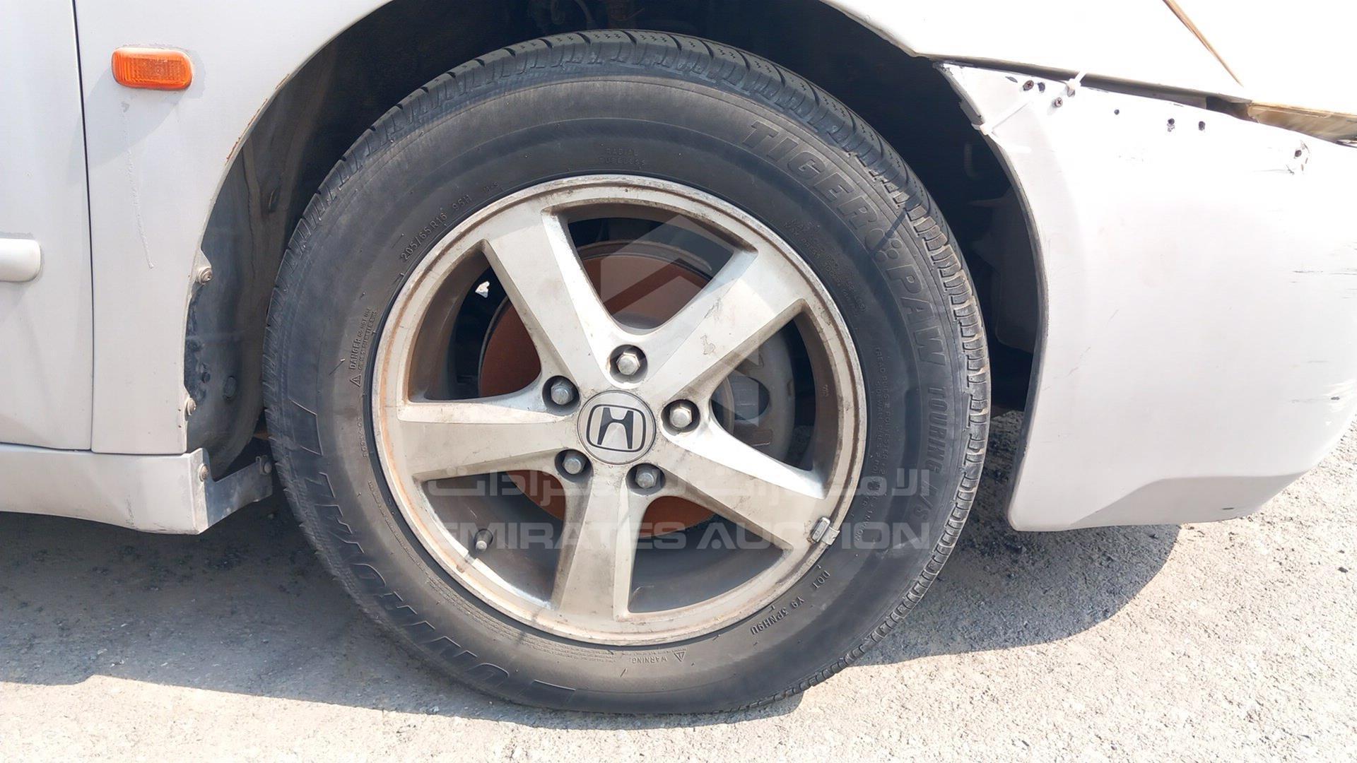 2004 HONDA ACCORD VIN: JHMCM56734C400916