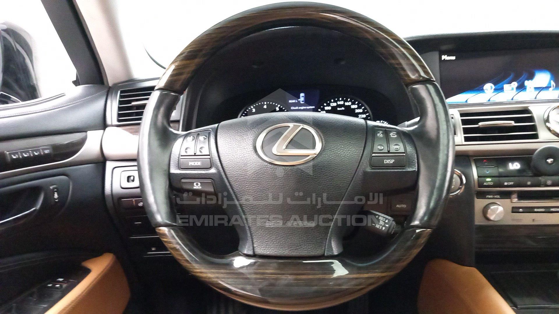 2013 LEXUS LS 460 L VIN: JTHCL5EF9D5019233