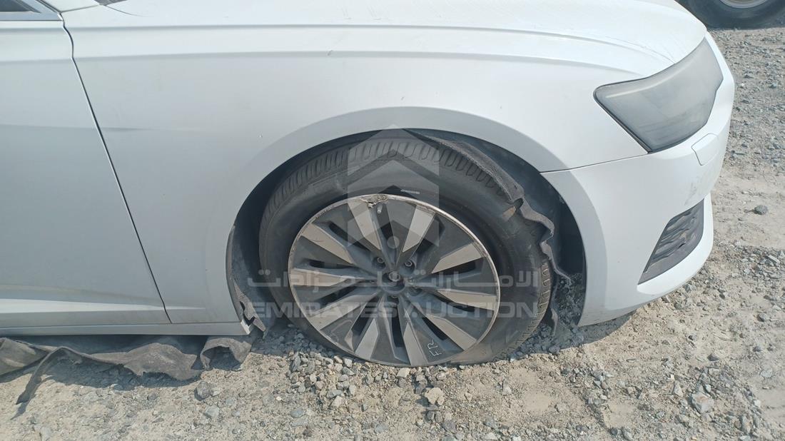 اودي ايه 6 2020 — الإطار الأمامي الأيمن — صورة 32
