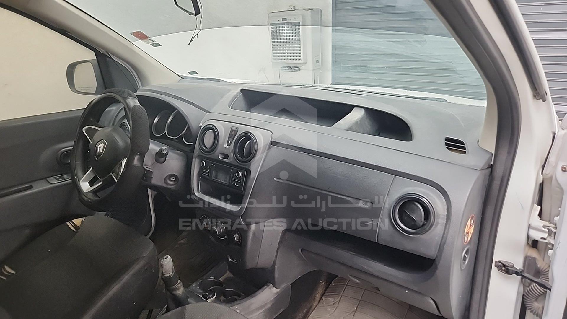 2018 RENAULT DOKKER VIN: VF18SRB42JG595166