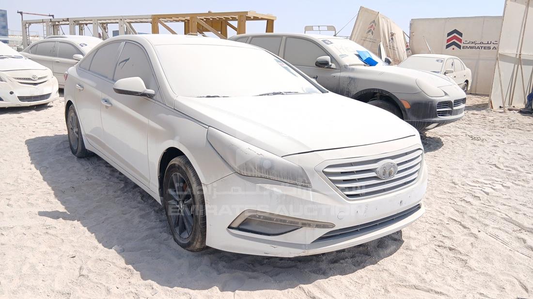 2015 Hyundai Sonata — Front Right Angle — Photo 8