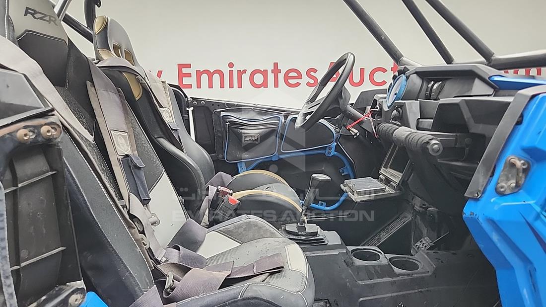 بولاريس RZR 1000CC 2023 — زاوية الراكب الأمامي للمقعد — صورة 21
