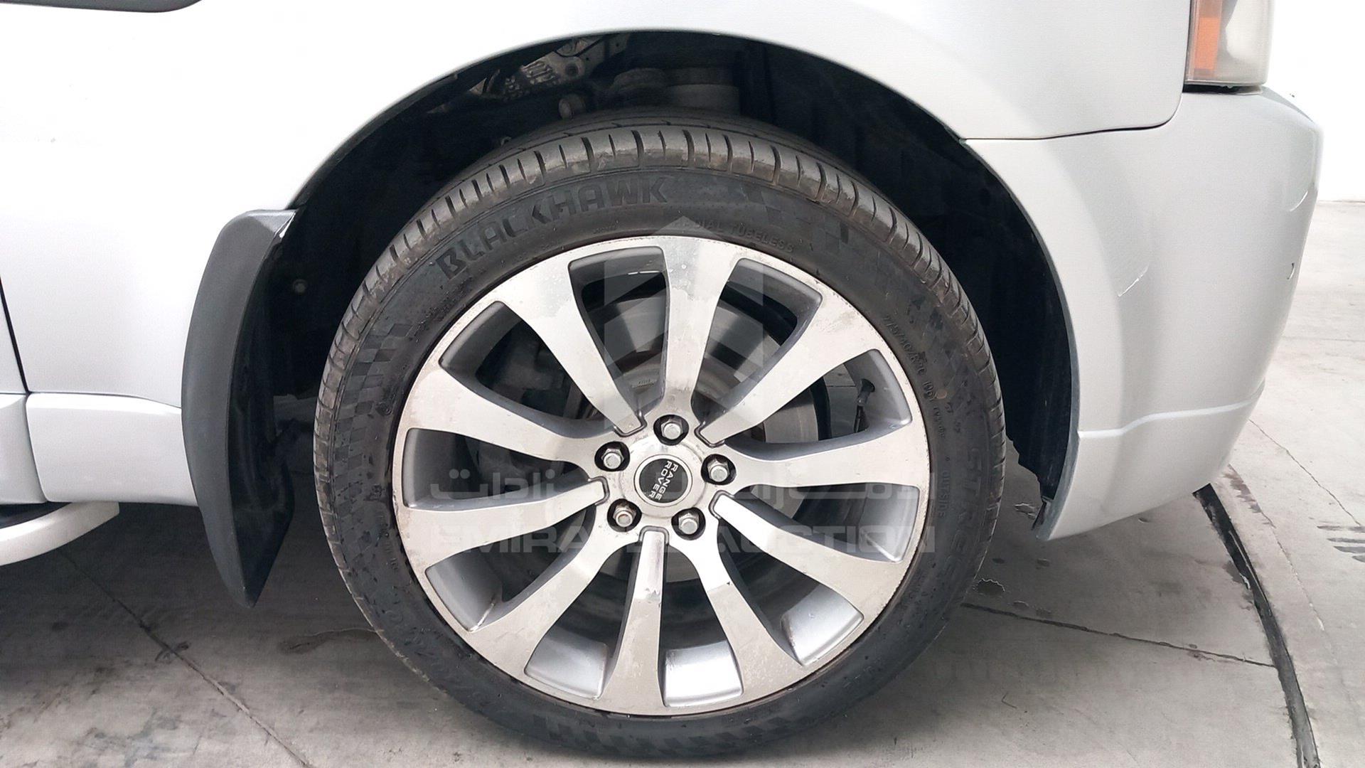 2011 RANGE ROVER SPORT VIN: SALLSAAD4BA298420