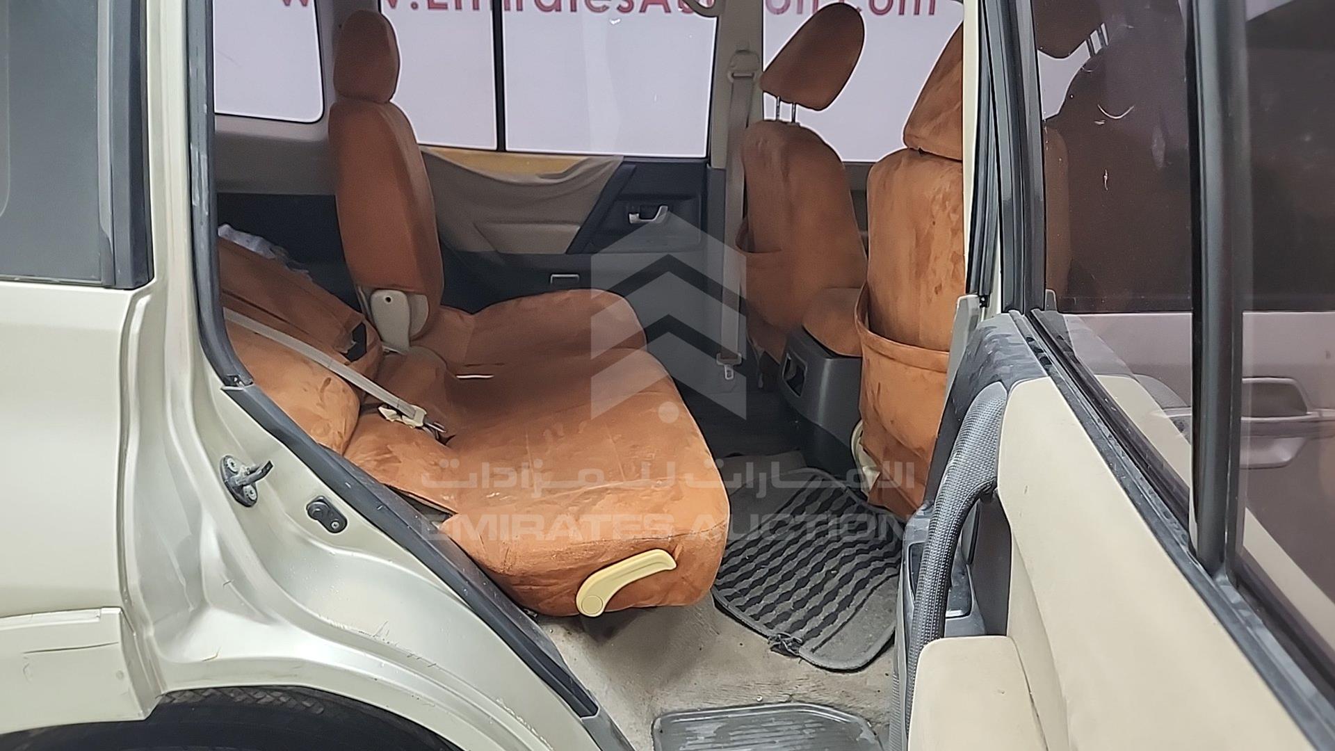 2007 MITSUBISHI PAJERO VIN: JMYLRV73W7J700766