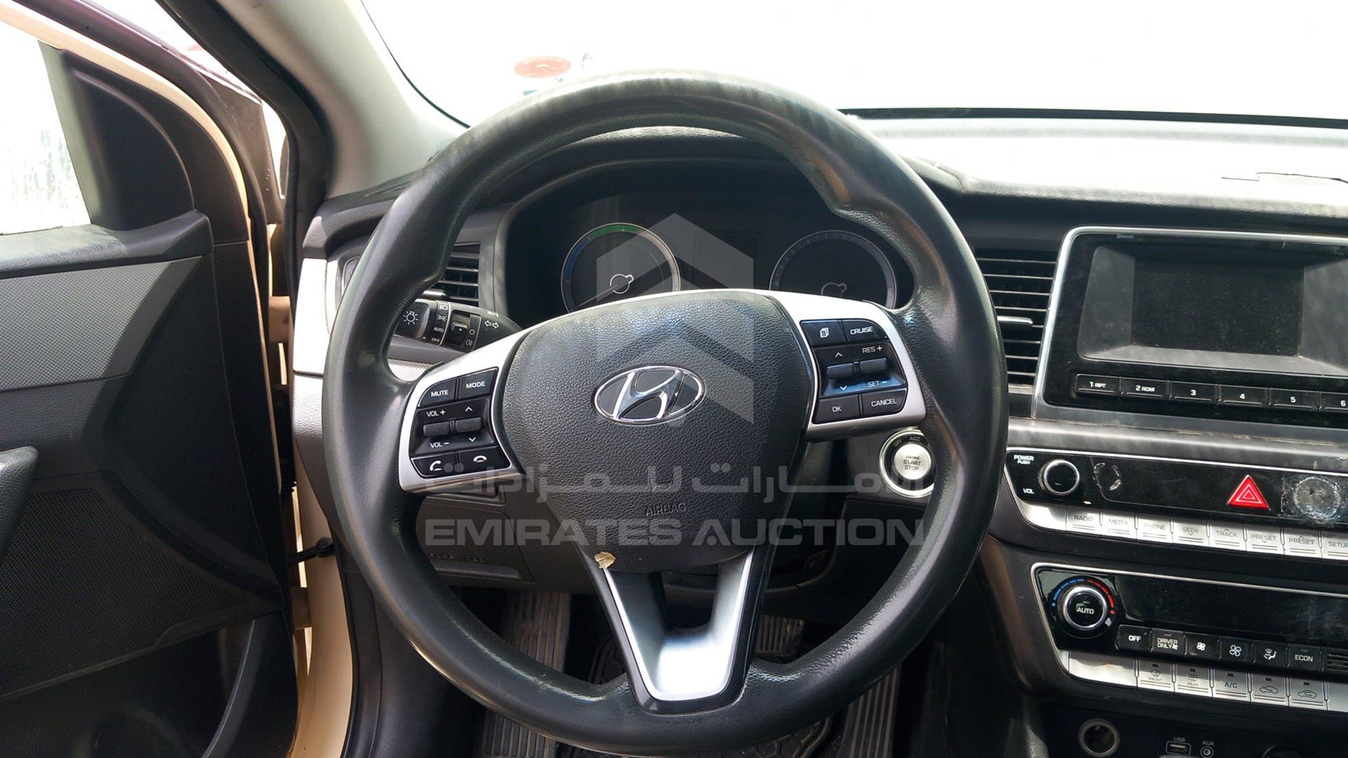 2019 HYUNDAI SONATA VIN: KMHE24134KA092951