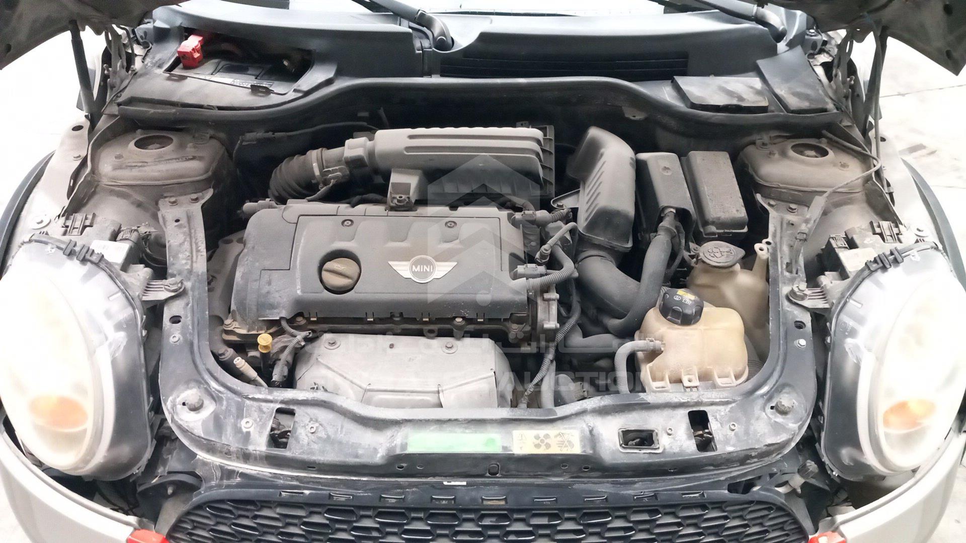 2013 MINI COOPER VIN: WMWSU3C52DT684427