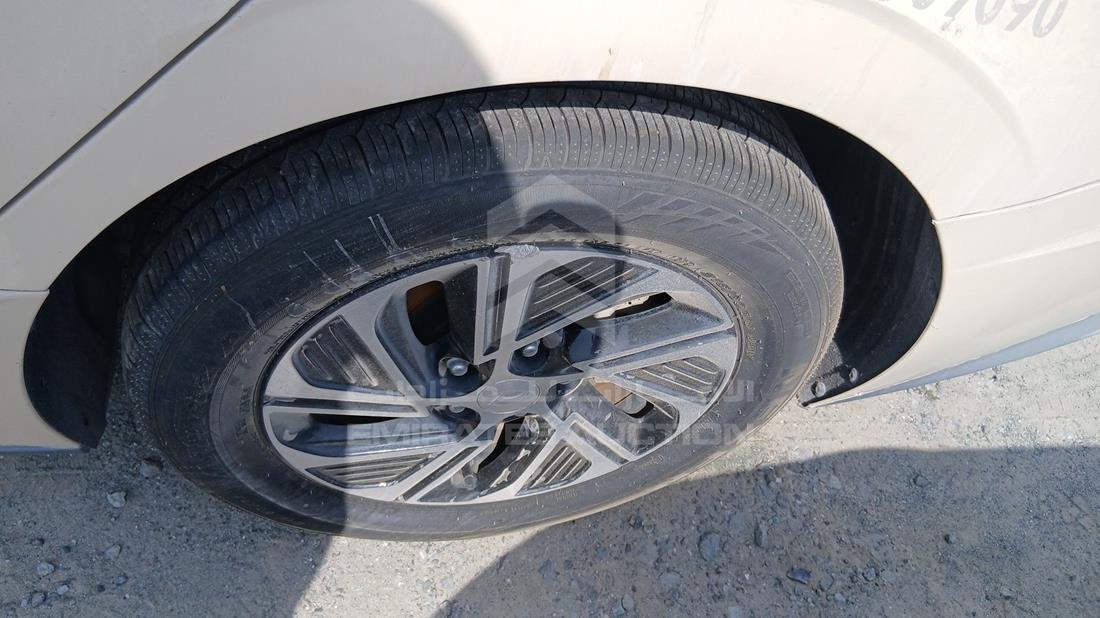 2021 Hyundai Sonata Hybrid — Rear Left Tyre — Photo 31