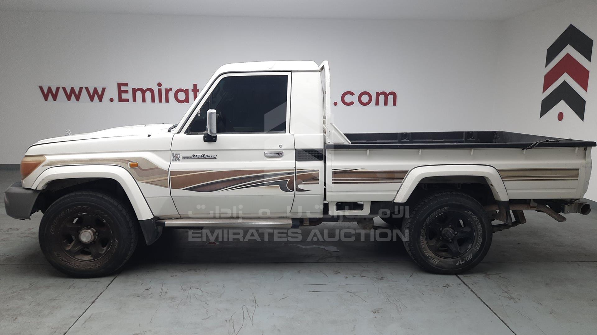 2012 TOYOTA LAND CRUISER VIN: JTFLU73J0C4531766