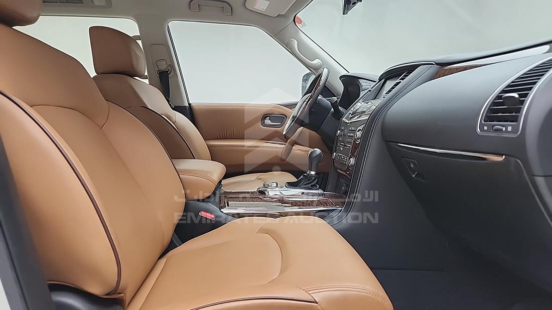 نيسان باترول 2019 — زاوية الراكب الأمامي للمقعد — صورة 28